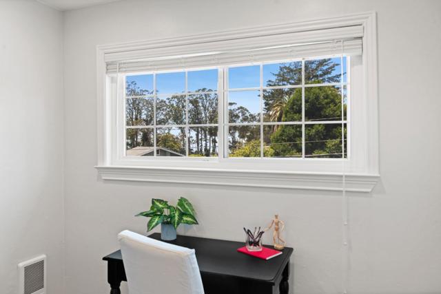 330 Avenue Portola, El Granada CA: https://media.crmls.org/mediaz/f2296df3-1bea-462a-901d-0e74b33e3e42.jpg
