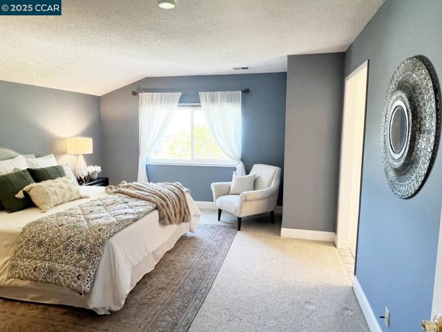 109 Scotts Chute Ct, Richmond CA: https://media.crmls.org/mediaz/f2299f30-7643-4b70-8c4e-372965984370.jpg