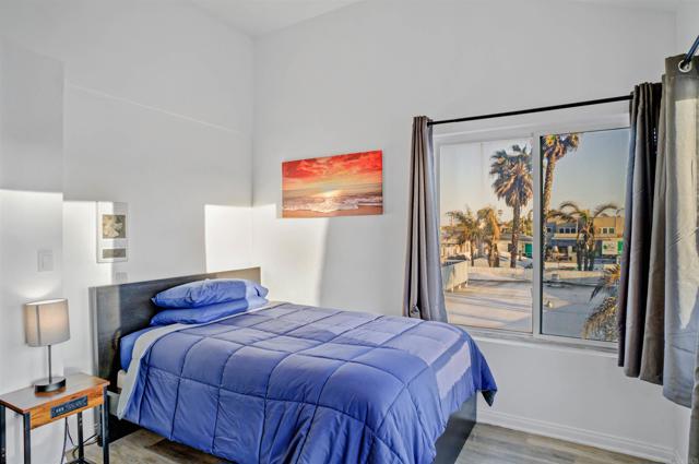 Detail Gallery Image 5 of 25 For 3715 Mission Bld, San Diego,  CA 92109 - 3 Beds | 2 Baths