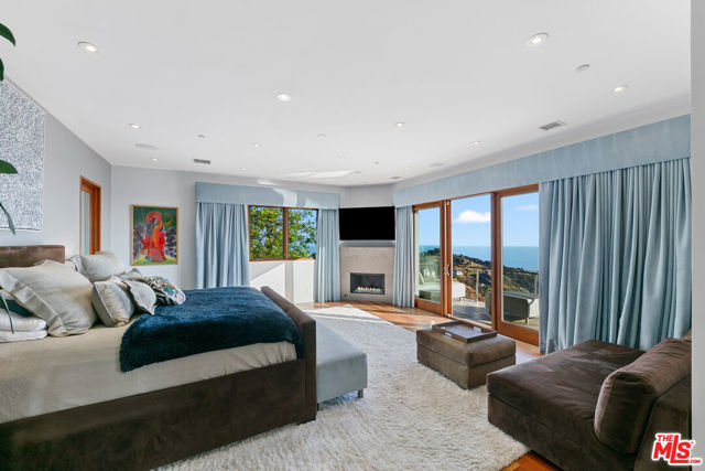 5 Bed Home for Sale in Malibu, California