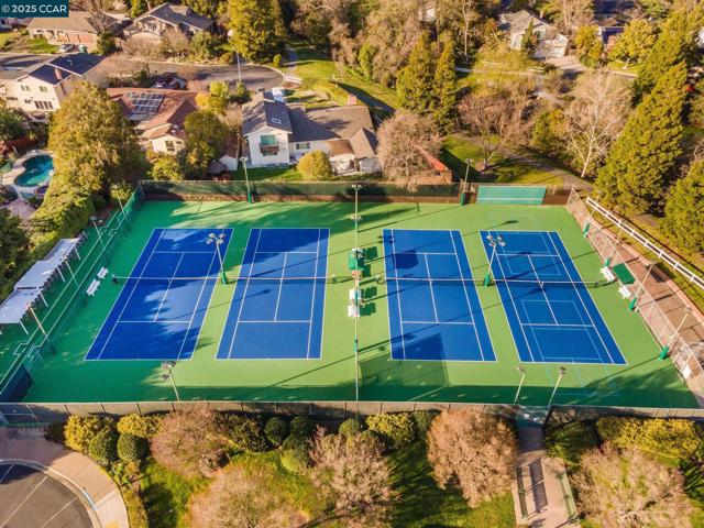 46 Saint Mark Ct, Danville CA: https://media.crmls.org/mediaz/f22ac138-73b3-49db-b15e-9acb59a00a4c.jpg