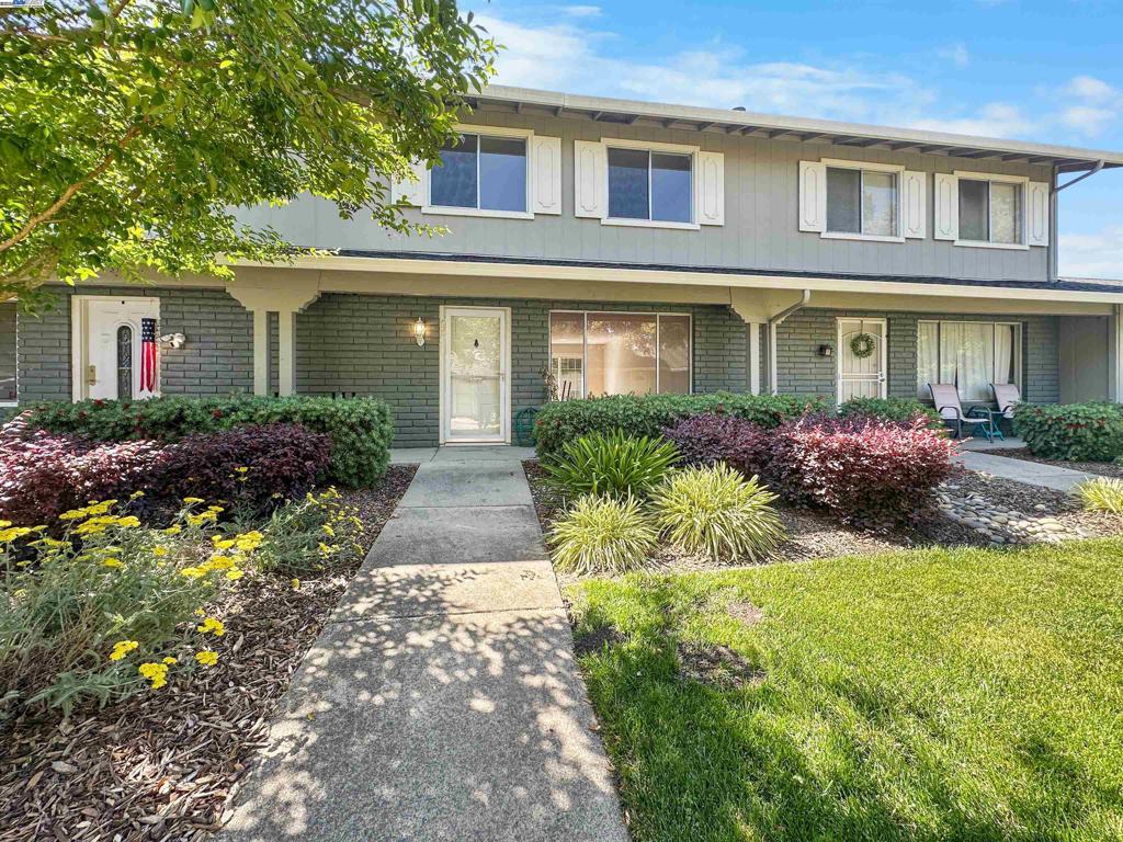 2857 Fountainhead Dr