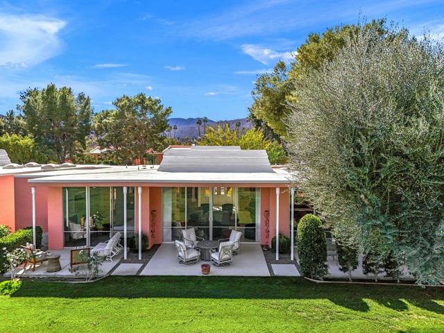 47360 Jadida Avenue, Palm Desert CA: https://media.crmls.org/mediaz/f22c29d4-23d1-41f7-91bf-fee77d7ded42.jpg