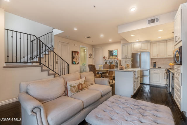 1160 Vista Canyon Lane, Newbury Park CA: https://media.crmls.org/mediaz/f22c3bff-06a3-4ba1-b2b7-8bdf9a099895.jpg