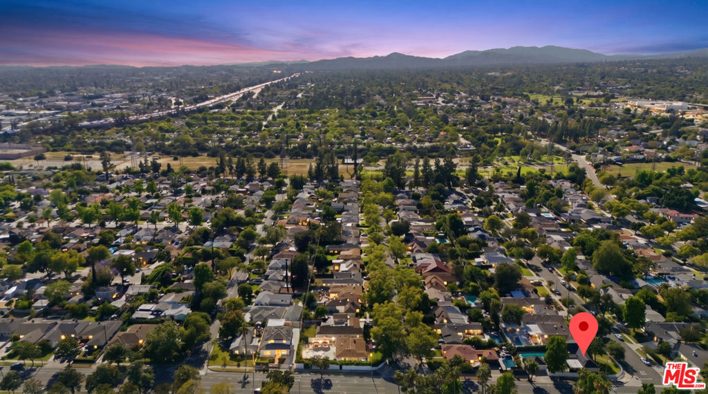 https://media.crmls.org/mediaz/f22c9014-f27a-4986-a318-1732fabeef64.jpg?preset=X-Large