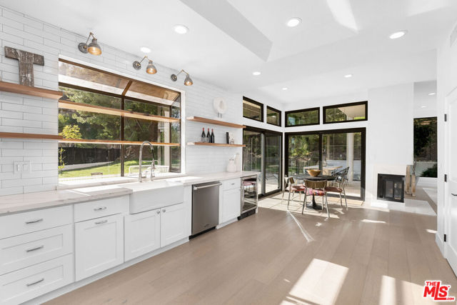 23458 W Moon Shadows Drive, Malibu CA: https://media.crmls.org/mediaz/f22cadc5-aae5-47ae-b5cc-fed92a3d1618.jpg