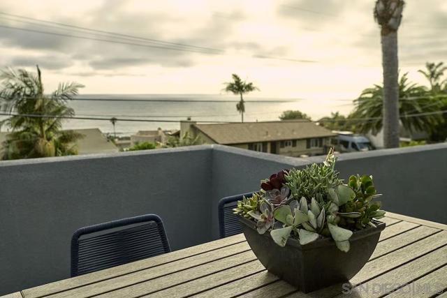 1647 Haydn Drive, Cardiff by the Sea CA: https://media.crmls.org/mediaz/f22cf2eb-0434-43db-8603-75cd57491733.jpg