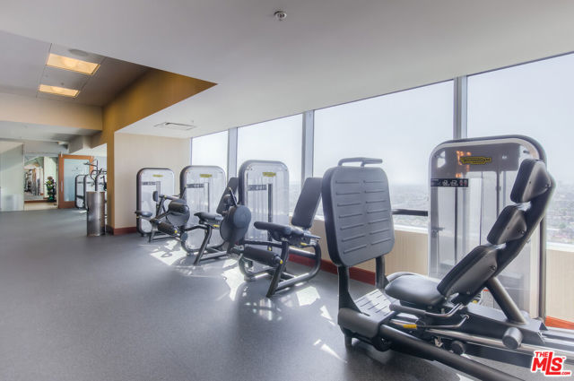 900 W Olympic Boulevard, Los Angeles CA: https://media.crmls.org/mediaz/f22cfbc4-cf1c-4149-8b4e-781607fbcc32.jpg