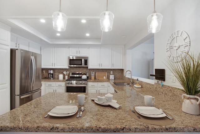 Detail Gallery Image 16 of 41 For 5 Montego, Coronado,  CA 92118 - 2 Beds | 2 Baths