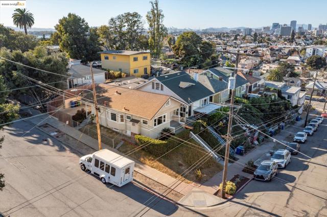 1641 E 20th Street, Oakland CA: https://media.crmls.org/mediaz/f22d8407-047a-4486-8c57-7d09024bb9d1.jpg