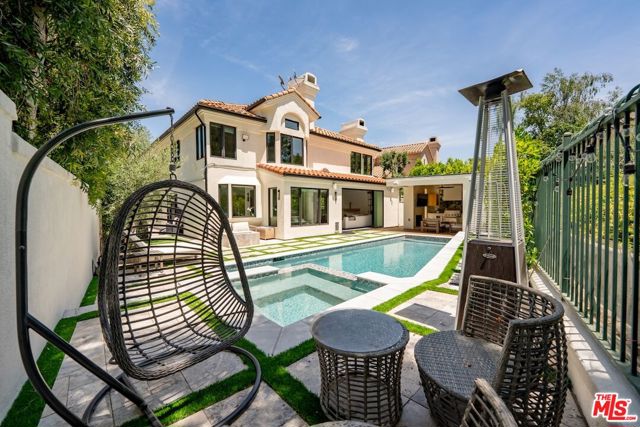 23180 Park Blanco, Calabasas CA: https://media.crmls.org/mediaz/f22e03bb-b1c9-45ef-8492-4d56c0e23d54.jpg