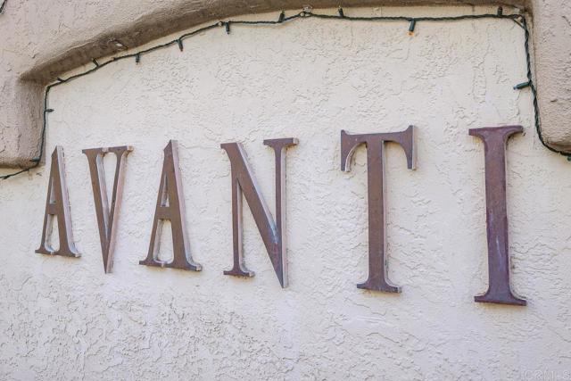 Detail Gallery Image 4 of 42 For 7122 Calabria Ct #E,  San Diego,  CA 92122 - 3 Beds | 2/1 Baths