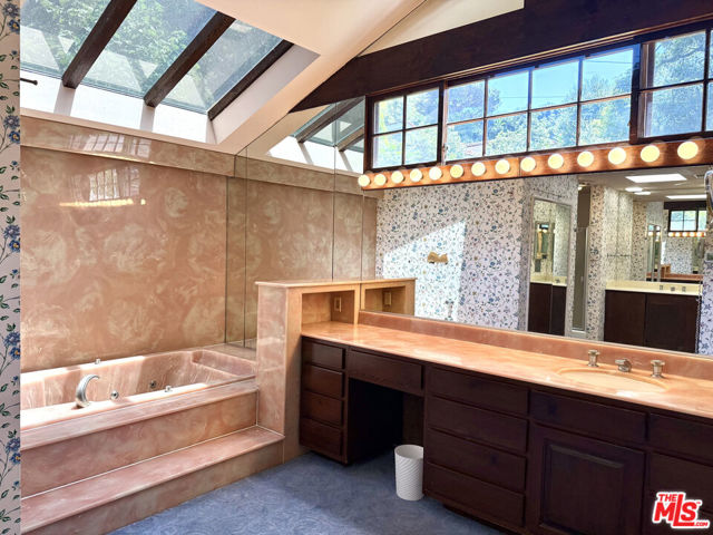 1754 Mandeville Canyon Road, Los Angeles CA: https://media.crmls.org/mediaz/f22f396a-8255-4586-851c-7bf34428c3f1.jpg