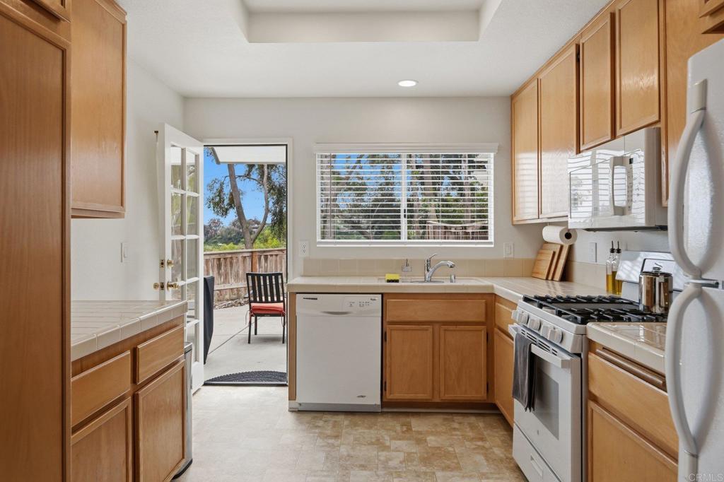 2633 Regent Road - photo 10