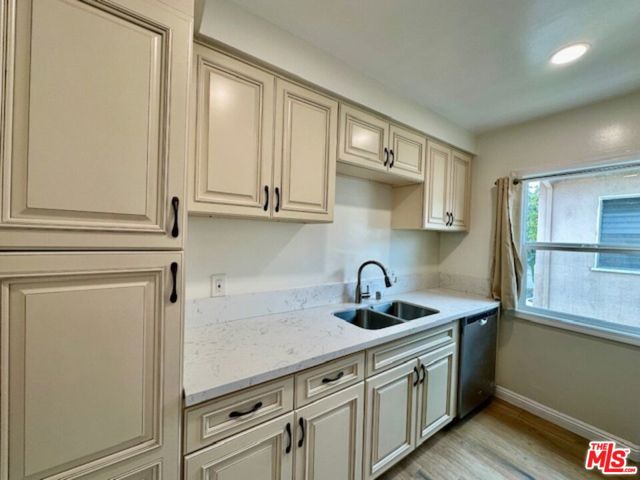 1114 S Sherbourne Drive, Los Angeles CA: https://media.crmls.org/mediaz/f230d3db-3ebf-4b04-b6b0-301839cb4710.jpg