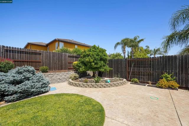 812 Westgate Drive, Vacaville CA: https://media.crmls.org/mediaz/f2317e07-5860-46b7-898d-0bf8b3b418f5.jpg