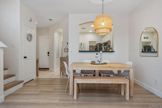 646 Sumner Way, Oceanside CA: https://media.crmls.org/mediaz/f231f022-8e55-4c0d-b379-cbf934c8c7a8.jpg