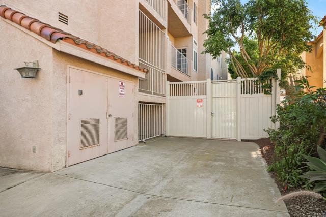 Detail Gallery Image 29 of 38 For 521 Arbor Dr #105,  San Diego,  CA 92103 - 2 Beds | 2/1 Baths