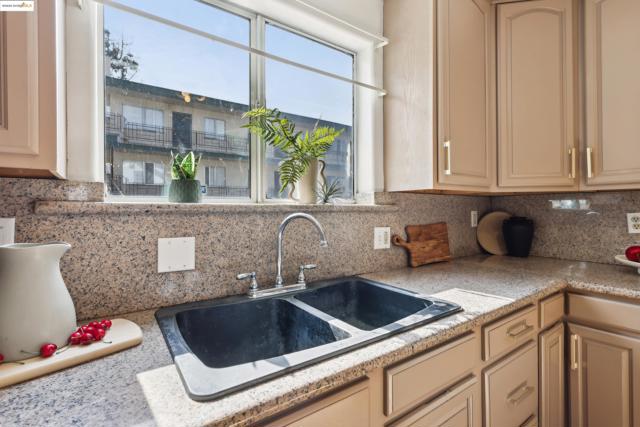 3064 E 15Th St, Oakland CA: https://media.crmls.org/mediaz/f2325a66-6d1b-4d65-a8dc-0859604764ed.jpg