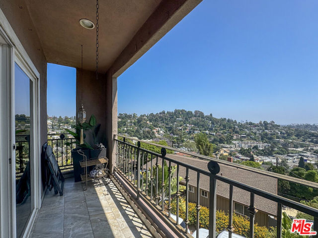 Image 3 for 2060 Mayview Dr, Los Angeles, CA 90027