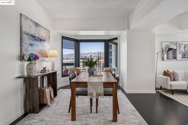 6363 Christie Ave, Emeryville CA: https://media.crmls.org/mediaz/f2327da5-b7a9-47a4-af70-e31e4a25125c.jpg