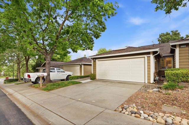 1212 Shelby Creek Lane, San Jose CA: https://media.crmls.org/mediaz/f2327fbb-8071-4f70-9767-393785eb1f64.jpg