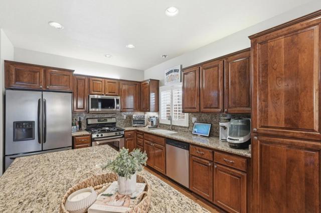 4152 Post Oak Drive, Turlock CA: https://media.crmls.org/mediaz/f2329b1c-67f7-4584-8cd2-93b9ee34cde7.jpg