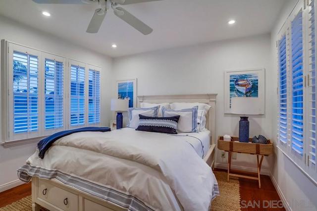 75 Corinthian Walk, Long Beach CA: https://media.crmls.org/mediaz/f2329b41-302c-4201-b68f-a0292a07c7c1.jpg