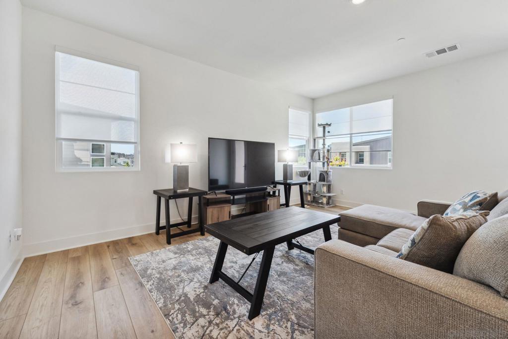 MLS #250035606SD img 45