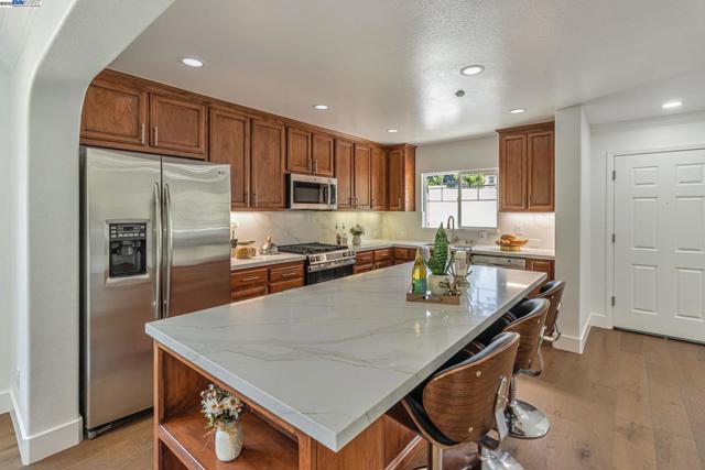 4182 Lautrec Dr, San Jose CA: https://media.crmls.org/mediaz/f2332e5b-9a52-4474-89c4-a8727925790d.jpg