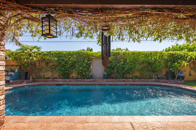 14 Gary Circle, Palm Springs CA: https://media.crmls.org/mediaz/f2344f4e-f731-476c-97bd-b0de405a542d.jpg