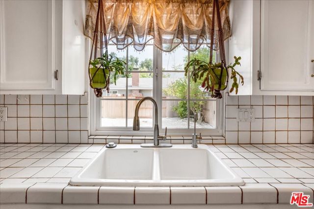 754 Fernando Street, Ojai CA: https://media.crmls.org/mediaz/f234a62a-8867-4567-8c75-a3b4fdc77a79.jpg