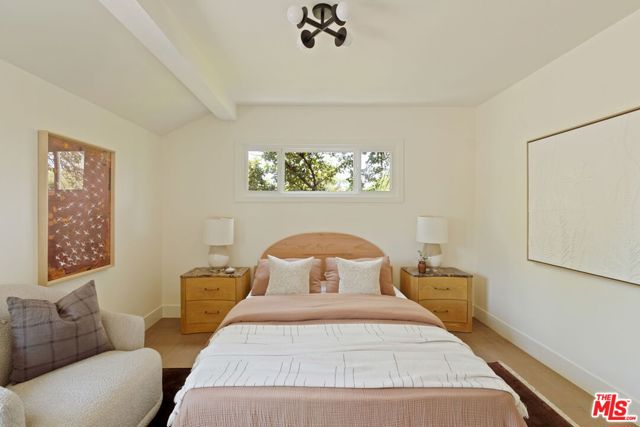 7401 Costello Avenue, Van Nuys CA: https://media.crmls.org/mediaz/f234ef31-df06-4825-a243-4208cb6c204d.jpg