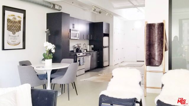 849 S Broadway, Los Angeles CA: https://media.crmls.org/mediaz/f2354671-255e-465e-9924-ce3313f821a7.jpg