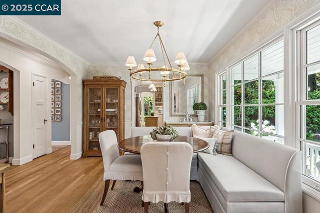 72 Davis Rd, Orinda CA: https://media.crmls.org/mediaz/f23565d2-c5b6-48e4-bc18-19443e48e3c7.jpg