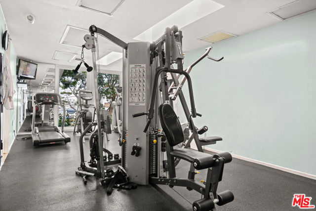 9323 Marina Pacifica Drive, Long Beach CA: https://media.crmls.org/mediaz/f235a64a-1fa1-4873-871f-ac314c3eaff7.jpg