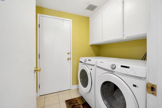 11868 Bloomington Way, Dublin CA: https://media.crmls.org/mediaz/f236c99c-1407-46b2-9965-fd1814c444b5.jpg