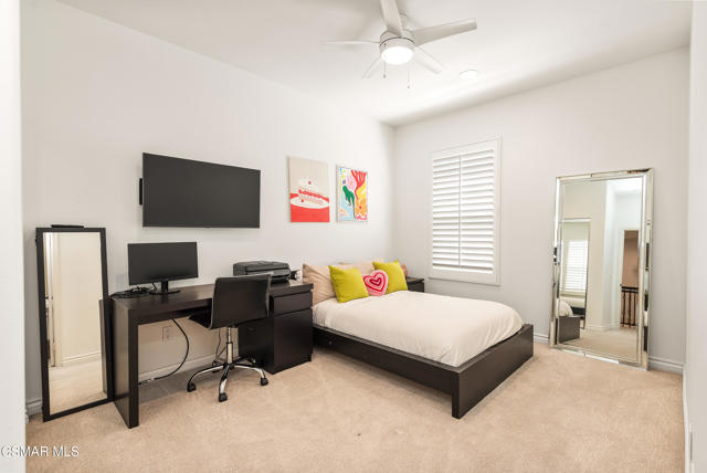 976 Blackbourne, Oak Park CA: https://media.crmls.org/mediaz/f2371de5-950a-4787-914f-13cc223a767e.jpg