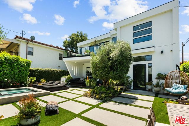4338 Agnes Avenue, Studio City CA: https://media.crmls.org/mediaz/f2379488-4c2f-4118-b542-7bd8e49e1611.jpg