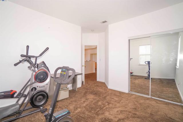 5018 Southport Ct, Antioch CA: https://media.crmls.org/mediaz/f237abe5-eb11-47bb-b0ee-b6cb4a354333.jpg