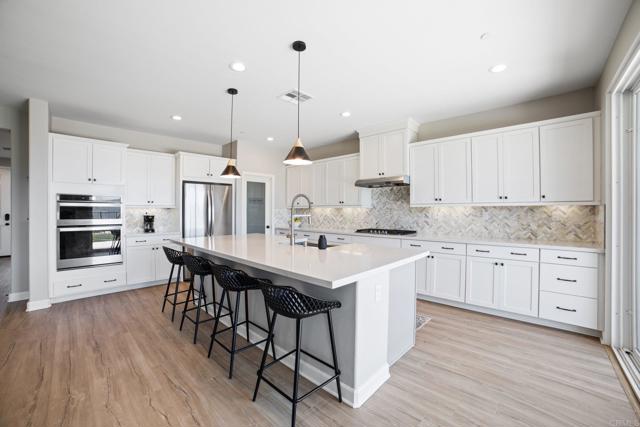 Detail Gallery Image 11 of 42 For 4650 Silent Knoll Dr, Fallbrook,  CA 92028 - 4 Beds | 3 Baths
