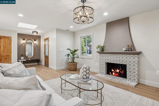 312 Soule Ave, Pleasant Hill CA: https://media.crmls.org/mediaz/f238a80d-7303-46a9-8823-53cc8c64b3a0.jpg