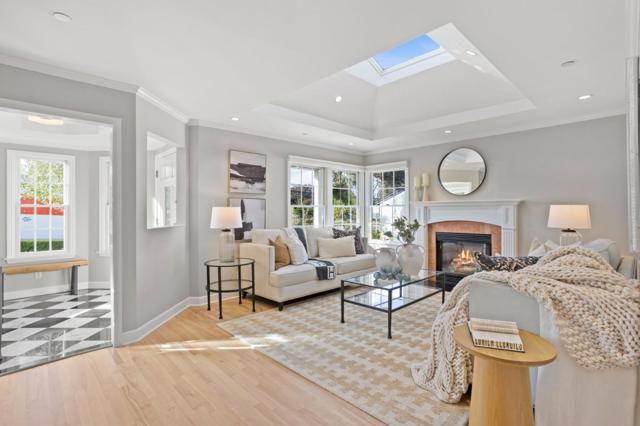 643 28th Avenue, San Mateo CA: https://media.crmls.org/mediaz/f238c3df-1e58-446a-b694-3768b808b643.jpg