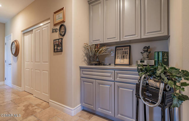 1029 Alta Vista Road, Simi Valley CA: https://media.crmls.org/mediaz/f2390199-a32a-47de-8ebc-cf90a47d42cf.jpg