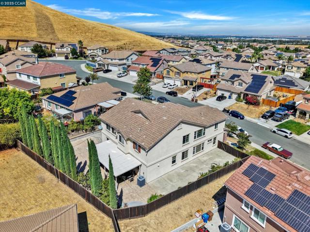 4007 Oak Knoll St, Antioch CA: https://media.crmls.org/mediaz/f2392ca9-ce7b-4ffa-8519-b70a6d54066c.jpg