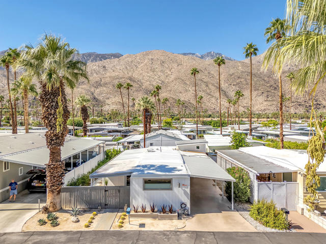 69 Nile Street, Palm Springs CA: https://media.crmls.org/mediaz/f2398679-6553-4409-8f0d-ec036835554a.jpg