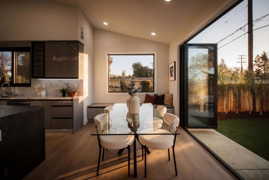 https://media.crmls.org/mediaz/f2398e71-ba6f-4985-ad73-f52ab59711a2.jpg?preset=X-Large