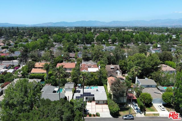 13155 Hartsook Street, Sherman Oaks CA: https://media.crmls.org/mediaz/f239c0c6-9474-4bc6-93bc-1e991a6f806a.jpg