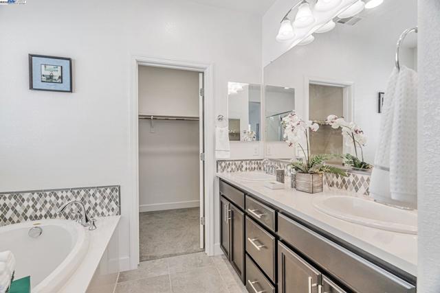 705 Cannery Pl, San Jose CA: https://media.crmls.org/mediaz/f23a19b7-d466-4cf4-a25b-4a905683c8a4.jpg