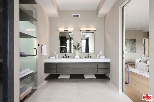 714 N La Jolla Avenue, Los Angeles CA: https://media.crmls.org/mediaz/f23a55c9-cf00-4fa1-a28f-4bc5afc15884.jpg